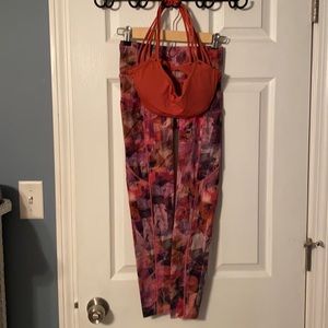Lululemon yoga pants and sports bra set